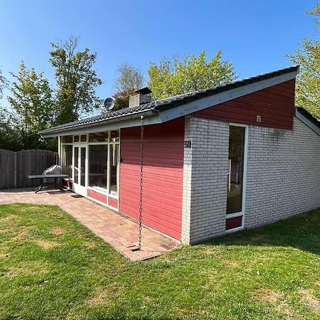 Knusse Bungalow Op Groen Park! Ouddorp Zewnętrze zdjęcie