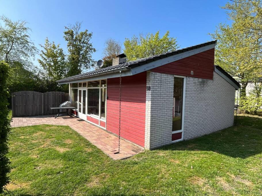 Knusse Bungalow Op Groen Park! Ouddorp Zewnętrze zdjęcie