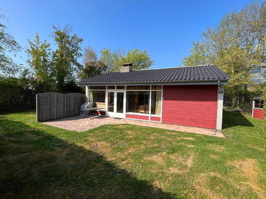 Knusse Bungalow Op Groen Park! Ouddorp Zewnętrze zdjęcie